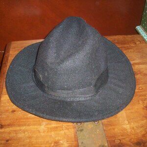 Angela & William Fedora Hat Black Felt Polyester Dapper Classic Packable m/L